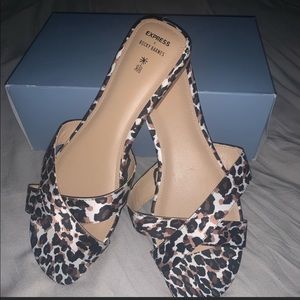 🚫🚫SOLD🚫🚫Women’s Express sandals.